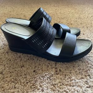 Women’s Easy Spirit 360 Black Wedge Sandals Size 8.5